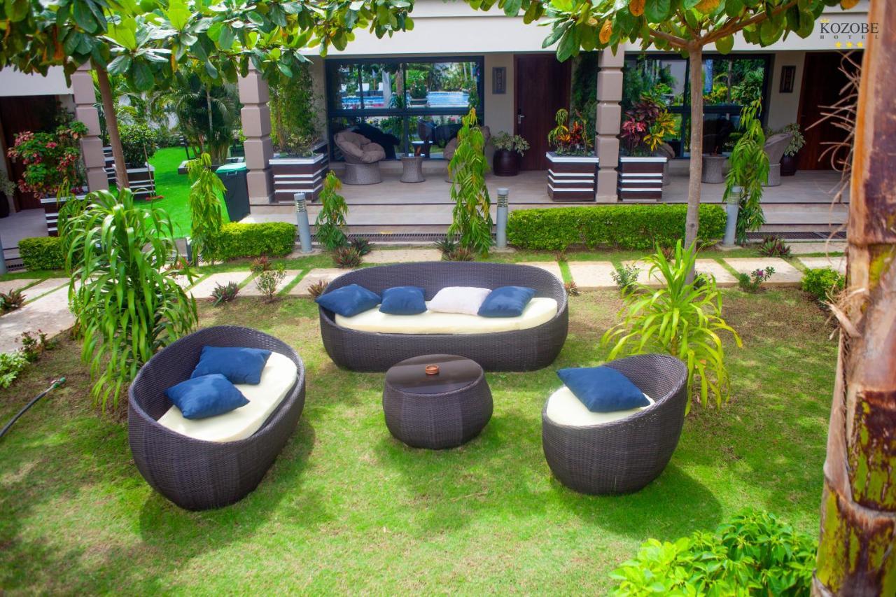 Kozobe Hotel Ambilobe Exterior foto
